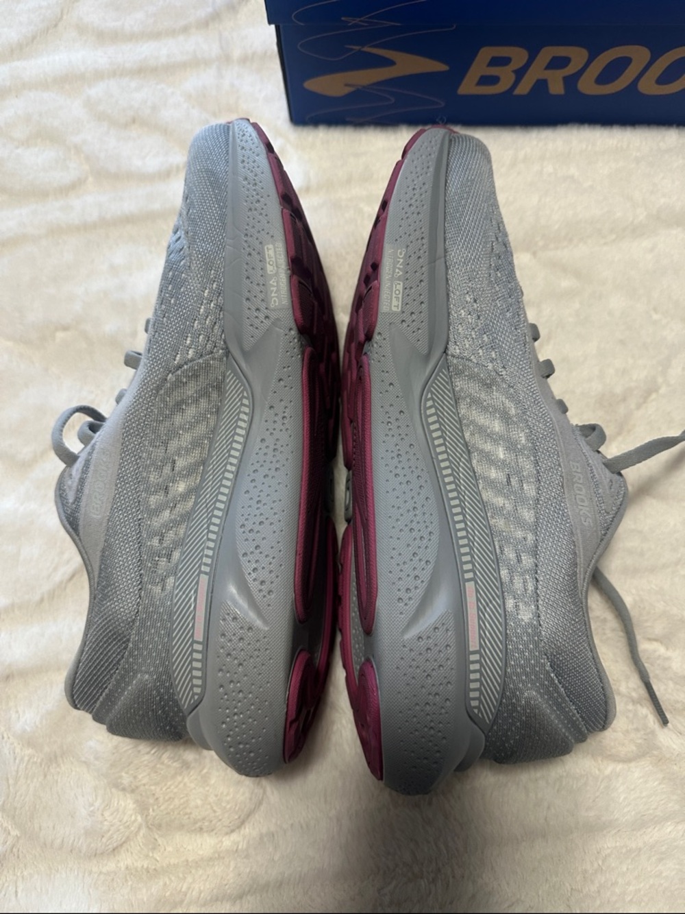 Brooks Adrenaline run/walk support Shoes - Picture 9 of 10